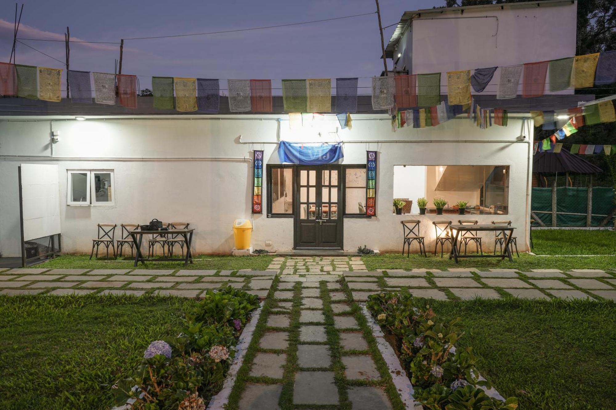 קונור The Door To Nirvana Cottages מראה חיצוני תמונה